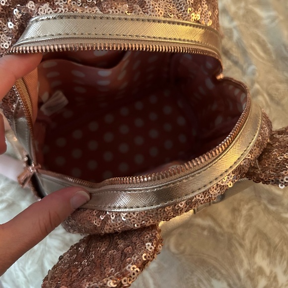 Excellent condition Disney lounge-fly only used one time. - Picture 4 of 5